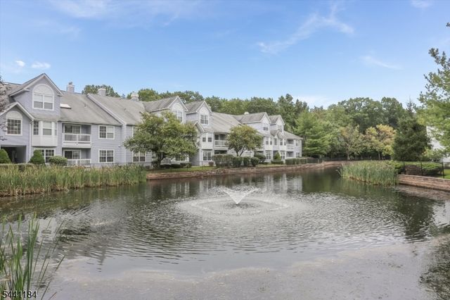 18 Whisper Way, Roxbury Twp., NJ 07852