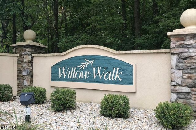 18 Whisper Way, Roxbury Twp., NJ 07852