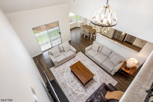 18 Whisper Way, Roxbury Twp., NJ 07852