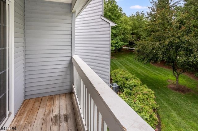 18 Whisper Way, Roxbury Twp., NJ 07852