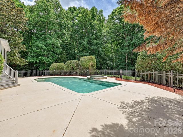 2744 W Pinewood Road, Chester, SC 29706