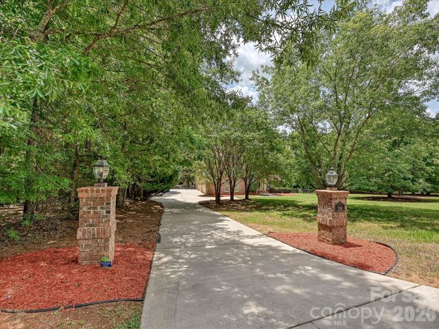 2744 W Pinewood Road, Chester, SC 29706