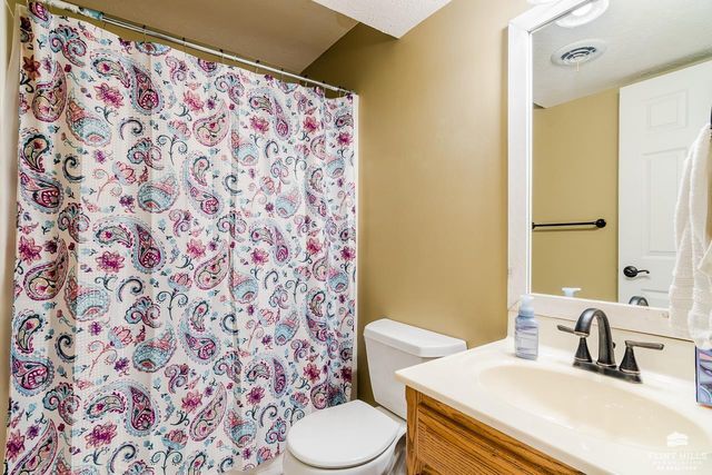 1508 Mistletoe Circle, Junction City, KS 66441