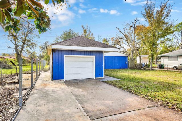 7514 Glen Manor Drive, Houston, TX 77028