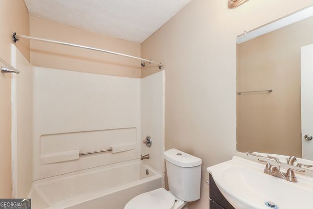 1481 Mine Run, Hampton, GA 30228