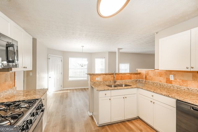 1481 Mine Run, Hampton, GA 30228