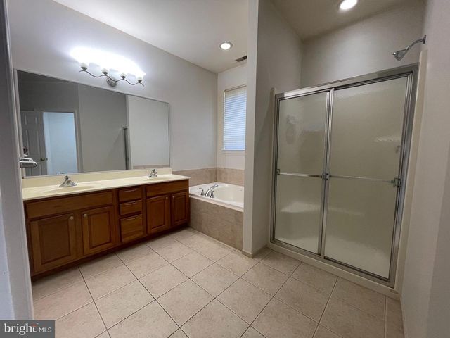 535 COUNTRY CLUB DR, Egg Harbor City, NJ 08215