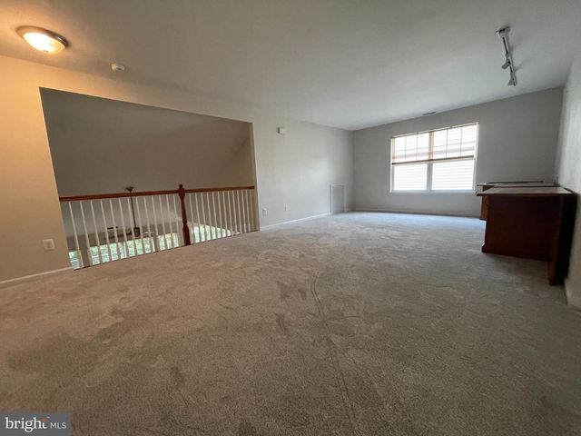 535 COUNTRY CLUB DR, Egg Harbor City, NJ 08215