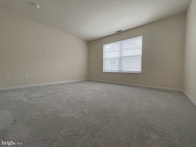 535 COUNTRY CLUB DR, Egg Harbor City, NJ 08215