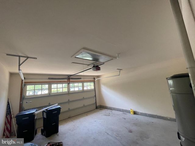 535 COUNTRY CLUB DR, Egg Harbor City, NJ 08215