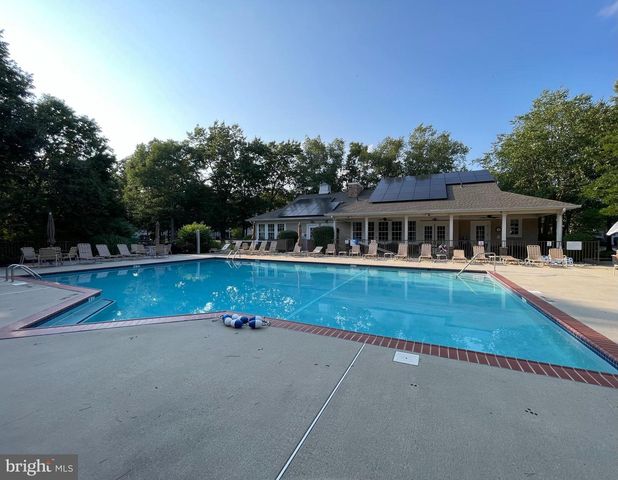 535 COUNTRY CLUB DR, Egg Harbor City, NJ 08215
