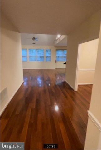 535 COUNTRY CLUB DR, Egg Harbor City, NJ 08215