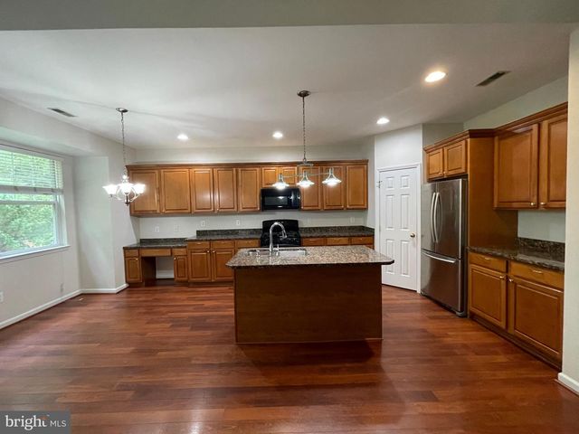 535 COUNTRY CLUB DR, Egg Harbor City, NJ 08215