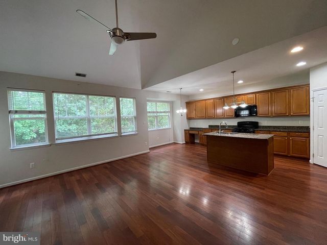 535 COUNTRY CLUB DR, Egg Harbor City, NJ 08215