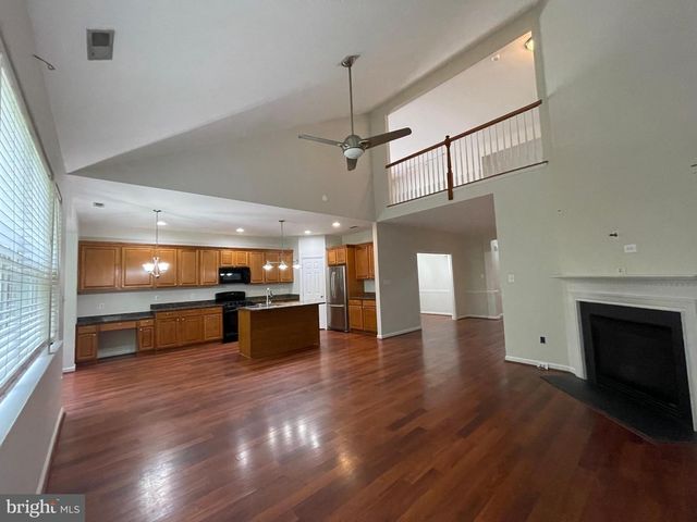 535 COUNTRY CLUB DR, Egg Harbor City, NJ 08215