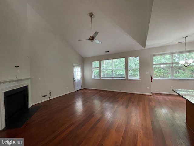 535 COUNTRY CLUB DR, Egg Harbor City, NJ 08215
