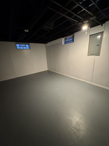 1616 Glenwood Avenue, Joliet, IL 60435