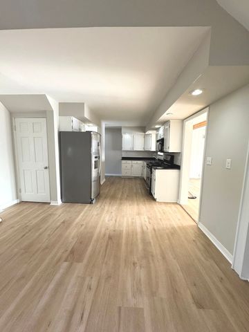 1616 Glenwood Avenue, Joliet, IL 60435