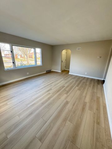 1616 Glenwood Avenue, Joliet, IL 60435