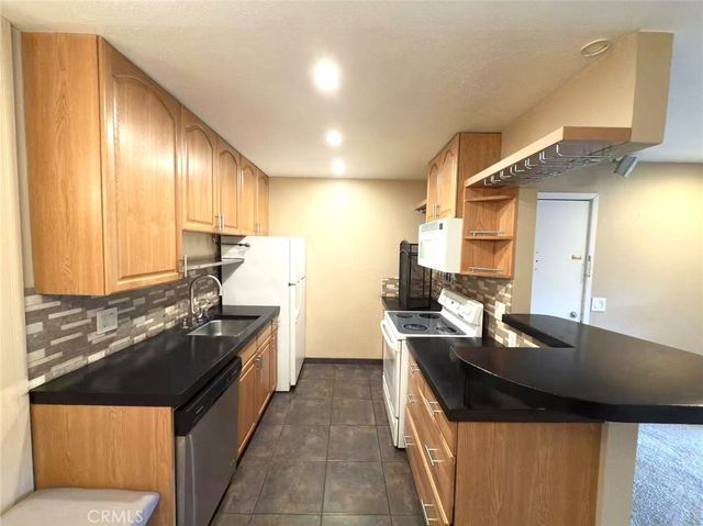 2308 Golden Oaks Ln, Monterey, CA 93940