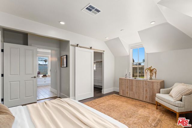 326 W 10th Street, Long Beach, CA 90813