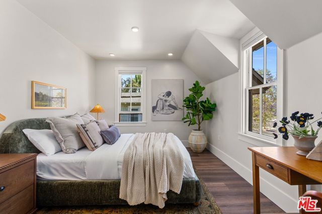 326 W 10th Street, Long Beach, CA 90813