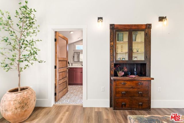 326 W 10th Street, Long Beach, CA 90813