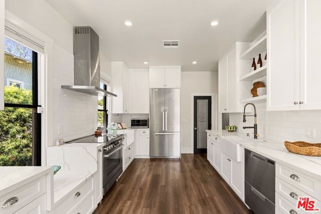 326 W 10th Street, Long Beach, CA 90813