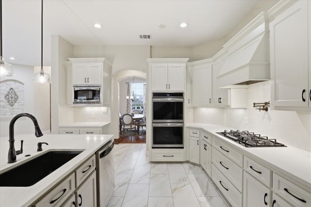 5832 Creek Crossing Lane, Sachse, TX 75048