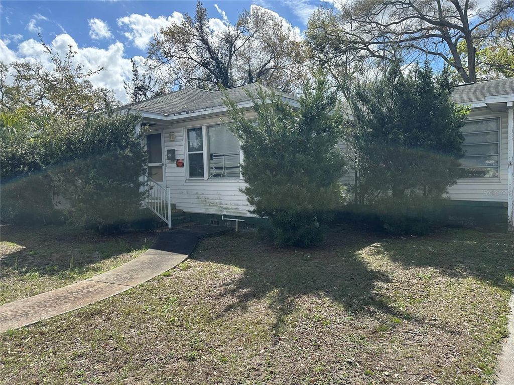 Image 8 of property listing at 3620 W AZEELE STREET, Tampa, FL 33609