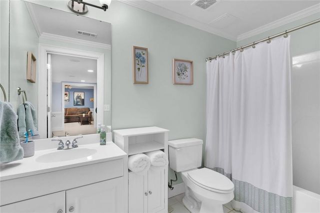 5021 Towne Lake Hills North, Woodstock, GA 30189
