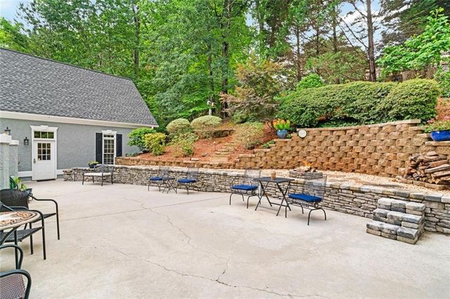 5021 Towne Lake Hills North, Woodstock, GA 30189