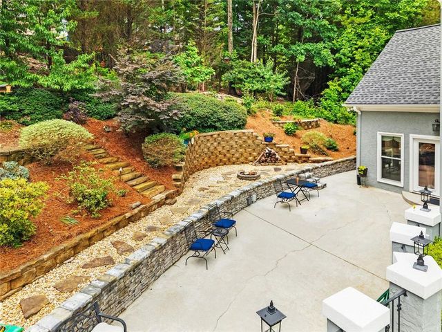 5021 Towne Lake Hills North, Woodstock, GA 30189