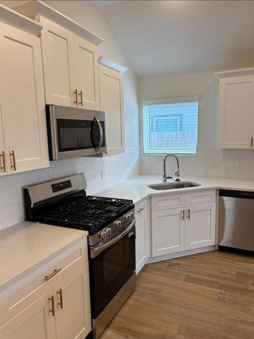 411 Zeus Mountains Dr Drive, Crosby, TX 77532