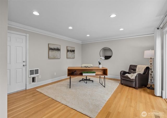 403 Slater Street S, Kirkland, WA 98033