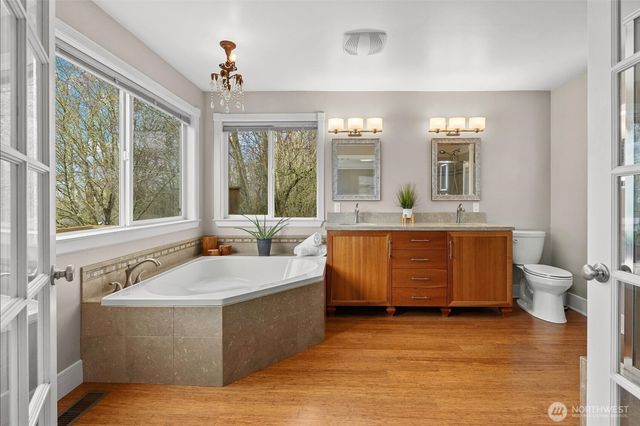 403 Slater Street S, Kirkland, WA 98033