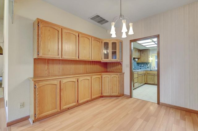 5316 Engle Rd, Carmichael, CA 95608