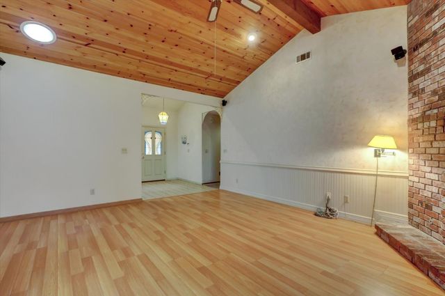 5316 Engle Rd, Carmichael, CA 95608