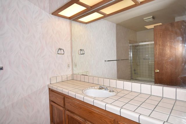 5316 Engle Rd, Carmichael, CA 95608