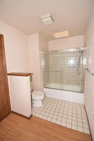 5316 Engle Rd, Carmichael, CA 95608