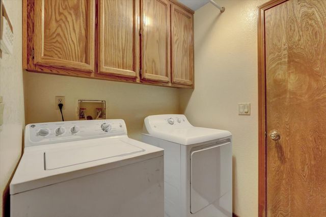 5316 Engle Rd, Carmichael, CA 95608