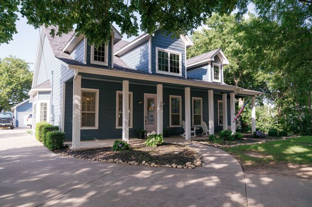 305 Main Street, Roanoke, TX 76262