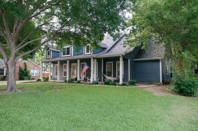 305 Main Street, Roanoke, TX 76262