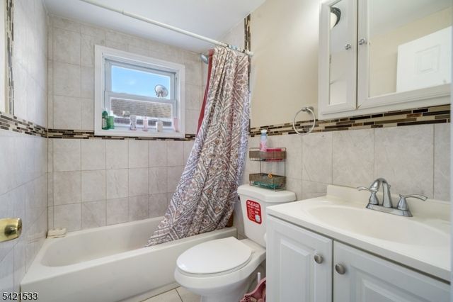 312 S Spring St, Elizabeth City, NJ 07201