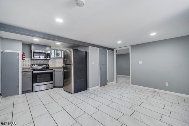 312 S Spring St, Elizabeth City, NJ 07201