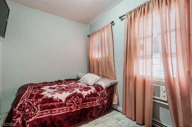 312 S Spring St, Elizabeth City, NJ 07201