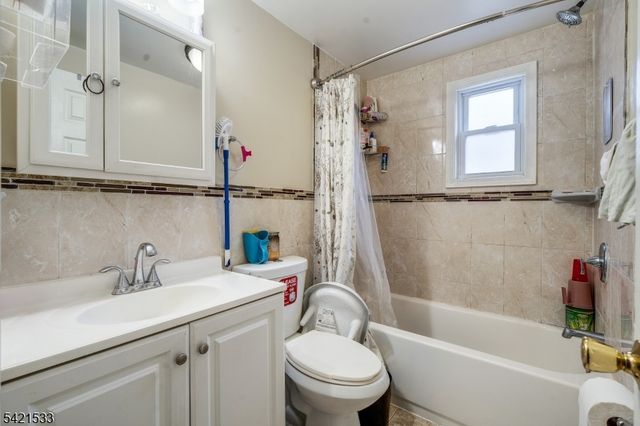 312 S Spring St, Elizabeth City, NJ 07201