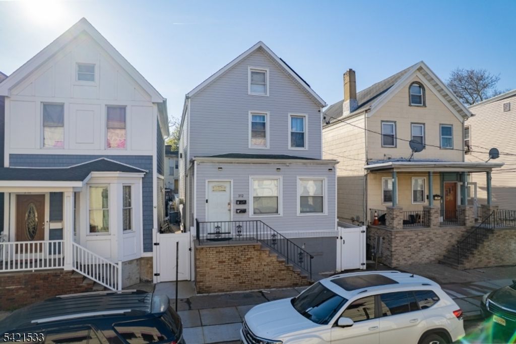 312 S Spring St, Elizabeth City, NJ 07201