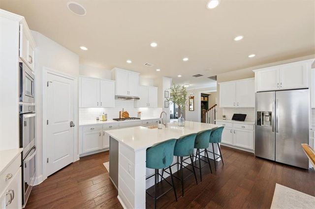 7118 SAILAWAY Drive, Flowery Branch, GA 30542