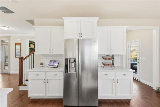 7118 SAILAWAY Drive, Flowery Branch, GA 30542